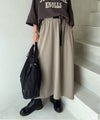 ベージュ