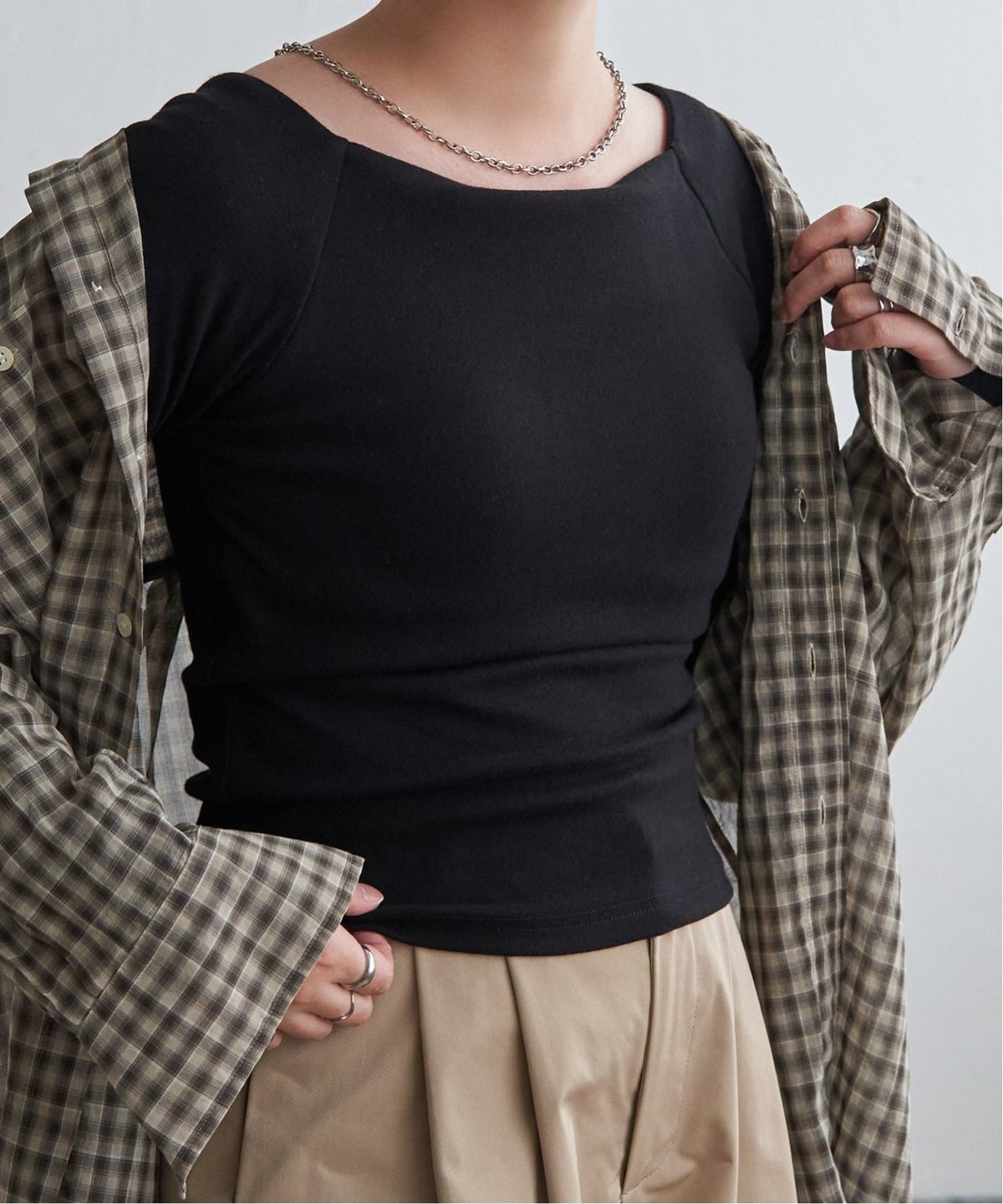 ブラック