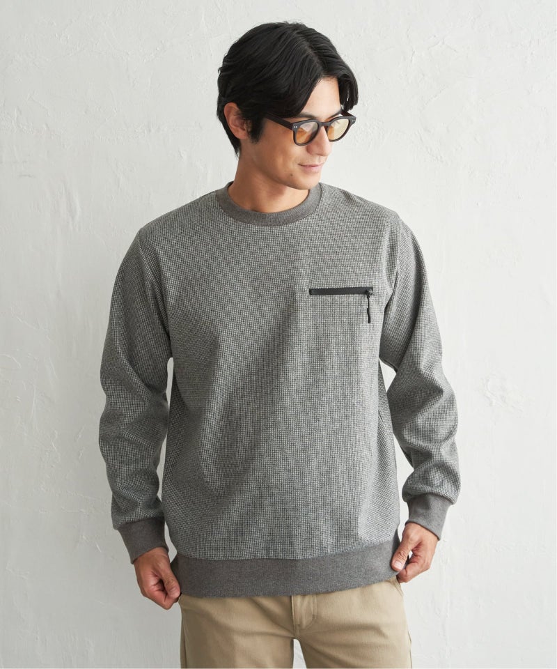 グレー